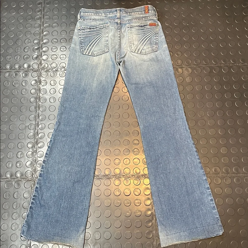 Dojo 28 x 31 x 8 —-7 For All Mankind Faded Blue Mid-Rise Jeans - Picture 11 of 11